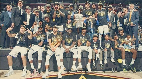 爷青回，维耶里社媒晒与大罗、巴乔、托蒂、卡纳瓦罗等人合照（回忆杀！维耶里社媒晒与罗纳尔多、巴乔、托蒂、卡纳瓦罗等传奇合影）