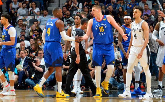 艾顿是湖人队史首位100%命中率0失误且砍两双的首发球员（艾顿成湖人队史首位先发，100%命中零失误豪取两双）