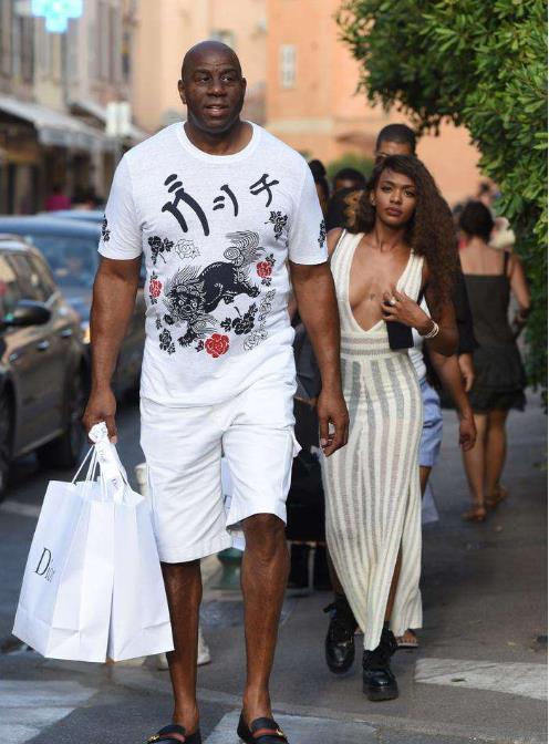 福登英超进球数达到63球，超越62球的贝克汉姆及亚亚·图雷（福登英超进球达63球，超越贝克汉姆与亚亚·图雷的62球）